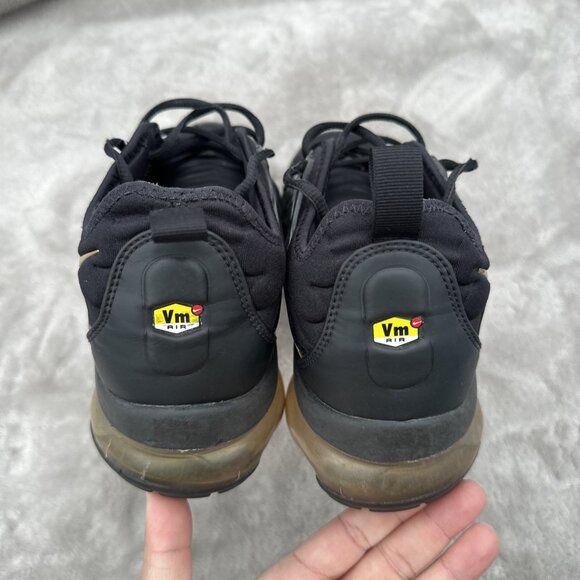 Athletic_Shoes